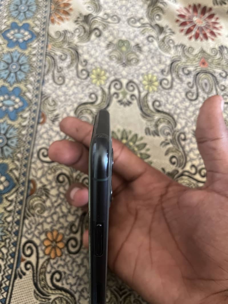 Apple iPhone 11 Pro 3