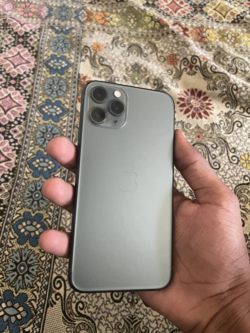 Apple iPhone 11 Pro 4