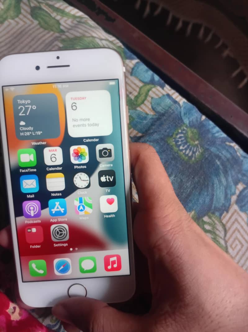 Apple iPhone 7 2