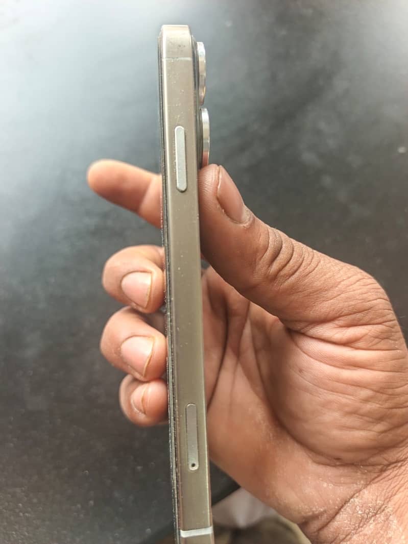 Apple iPhone XR 4