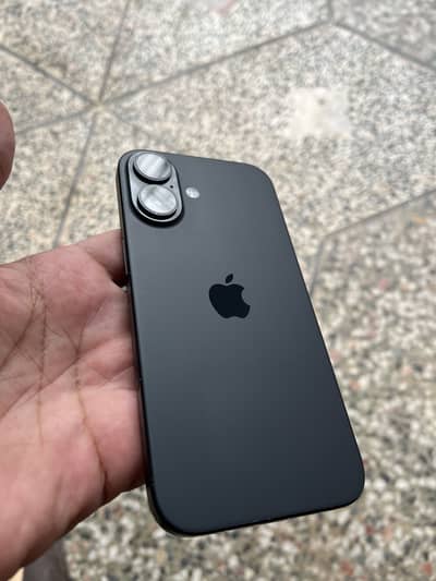 Apple iPhone 16