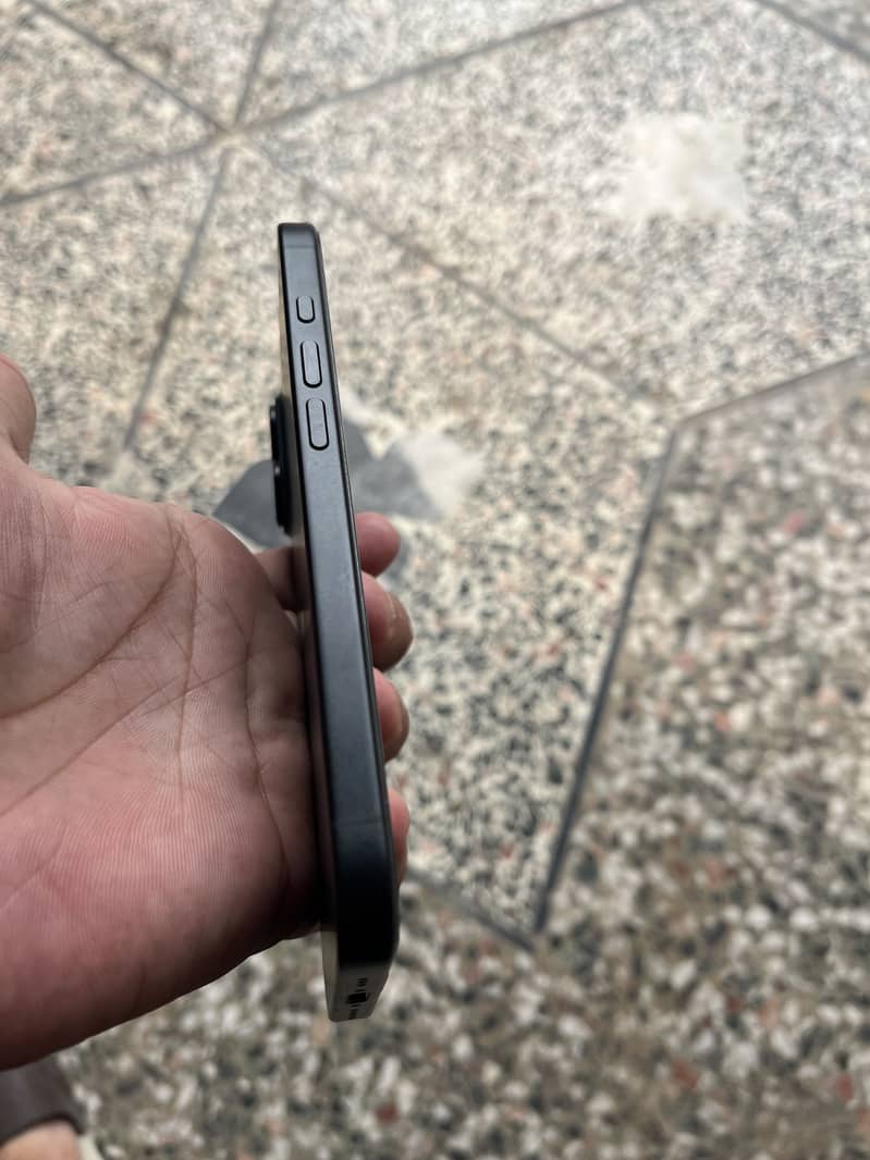 Apple iPhone 16 1