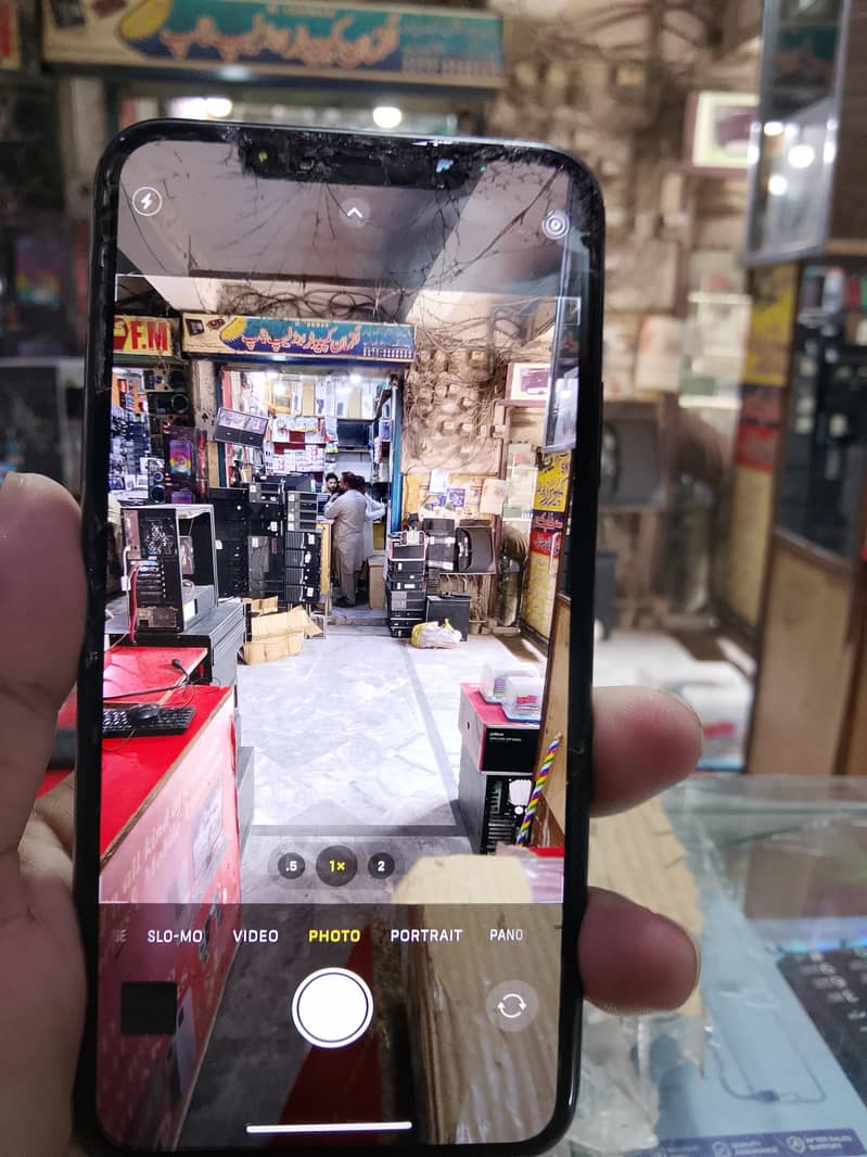 Apple iPhone 11 Pro Max 6