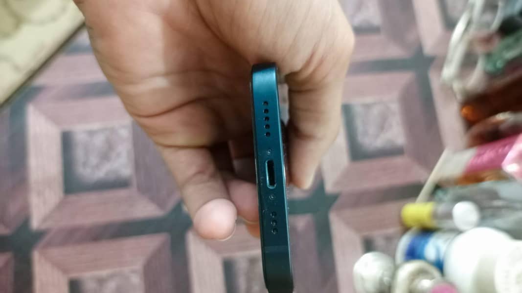 Apple iPhone 13 1