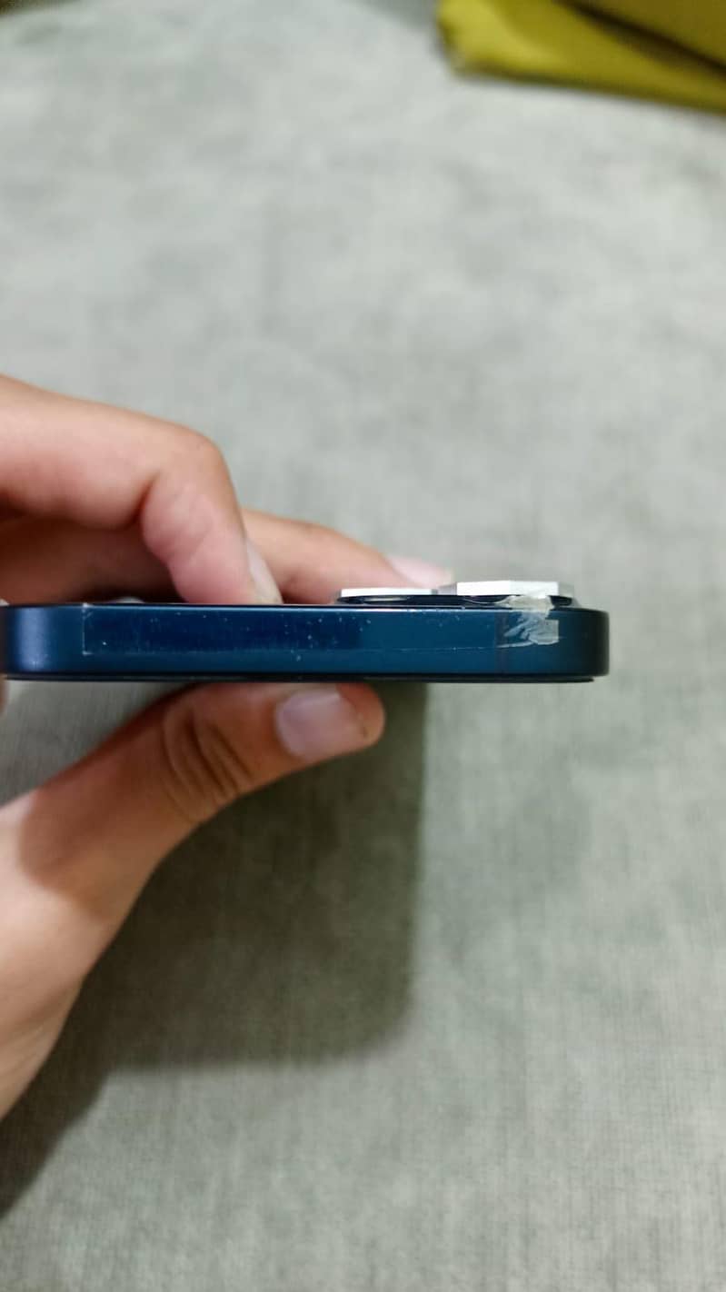 Apple iPhone 13 3