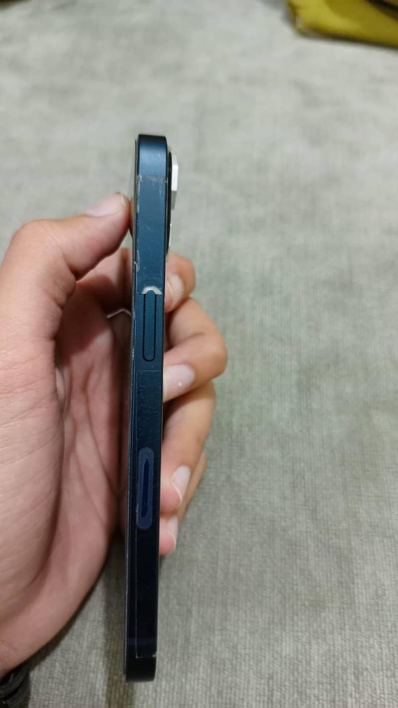 Apple iPhone 13 9