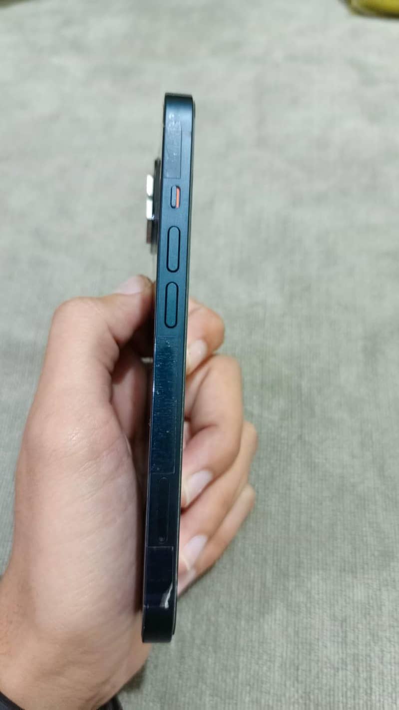 Apple iPhone 13 10