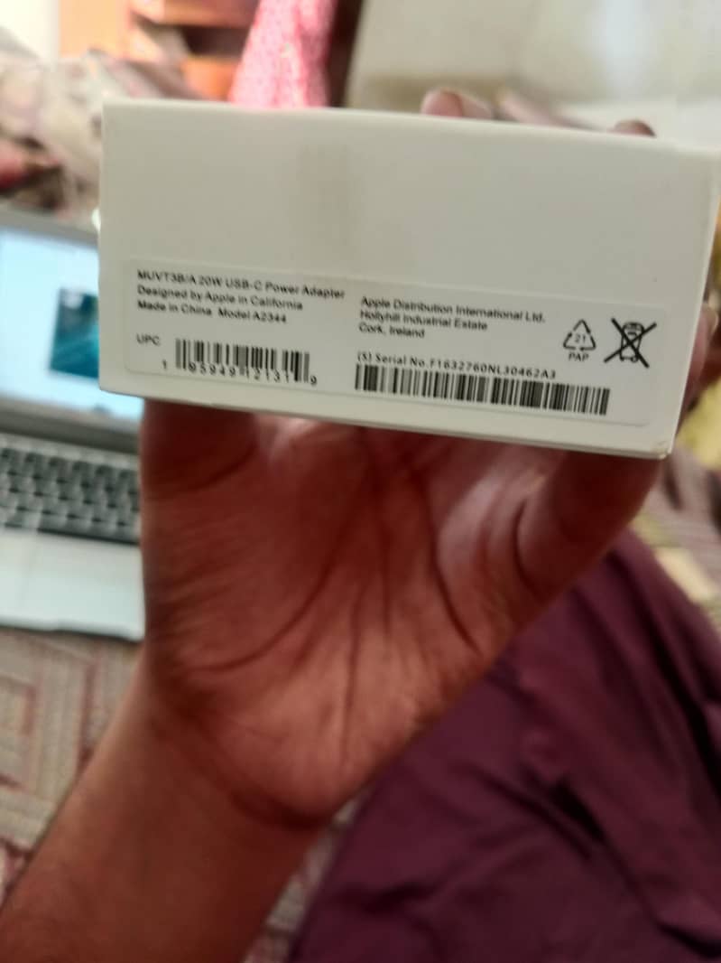 usb-c 20w power adapter 1