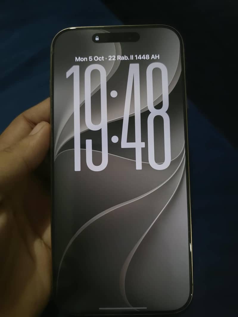 Apple iPhone 16 Pro Max 1