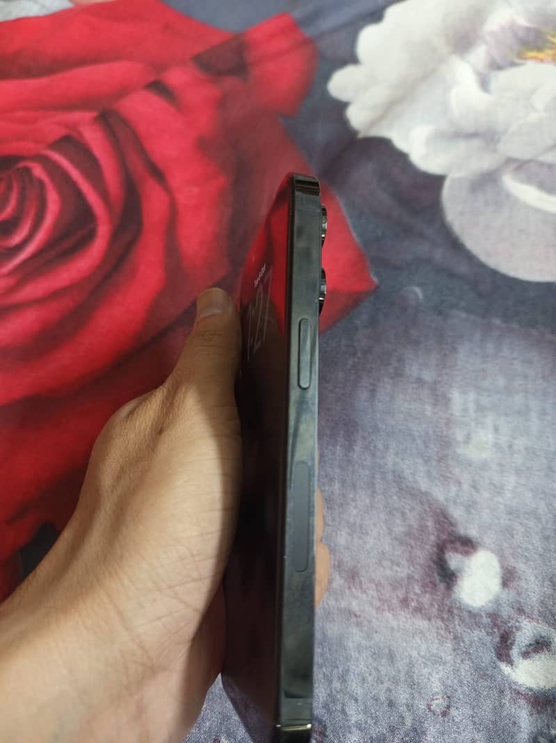Apple iPhone 14 Pro 1