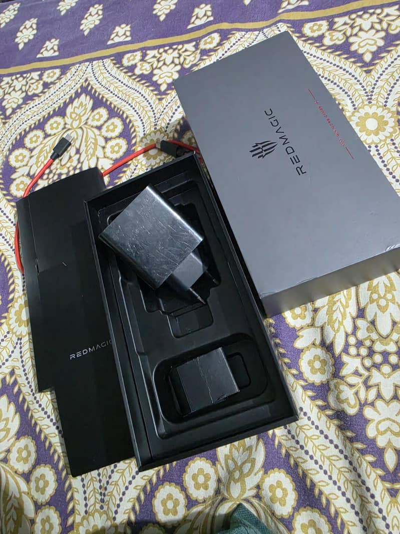 Redmagic 11 pro 16/512 Complete Box 2