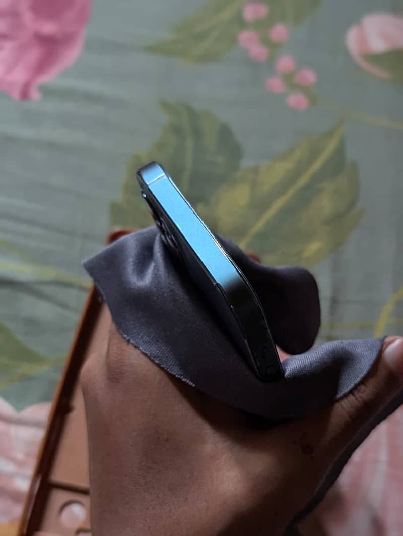 Apple iPhone 12 Pro 2