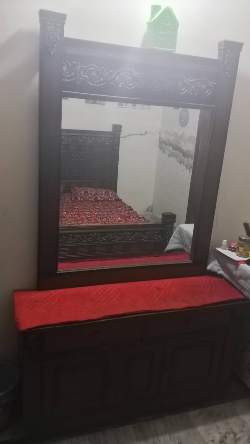 dresser or dressing table 1