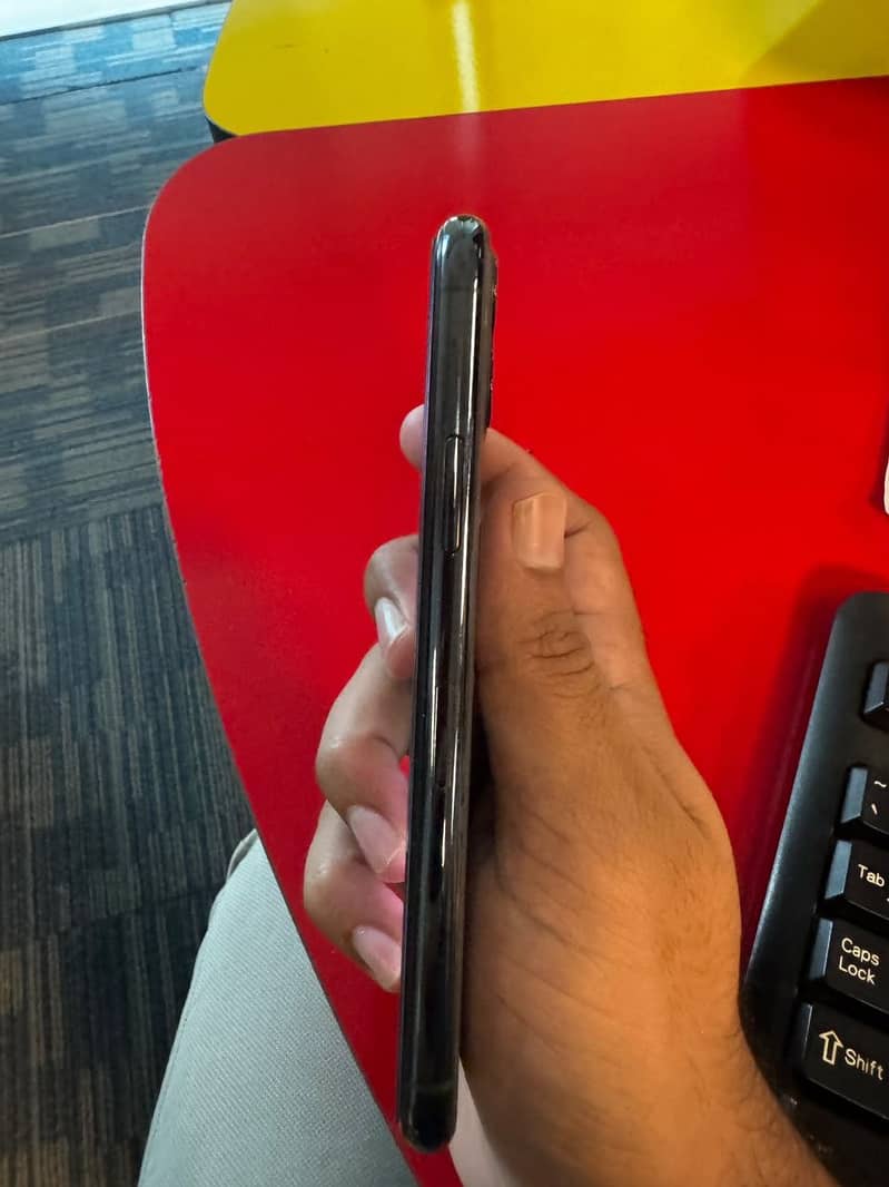 Apple iPhone 11 Pro 3