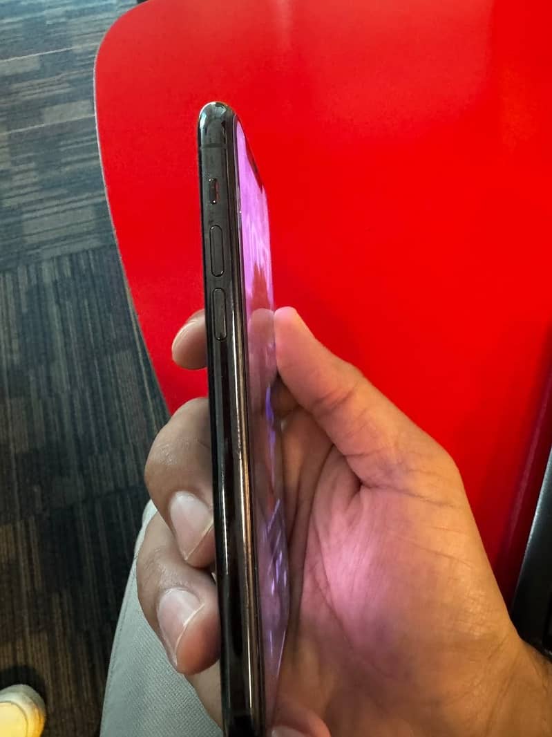 Apple iPhone 11 Pro 6