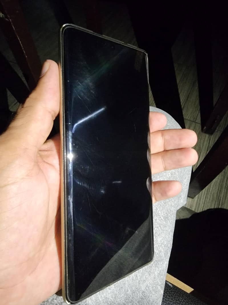 Infinix Note 40 Pro 5