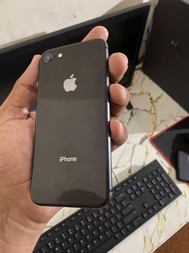 Apple iPhone 8 0