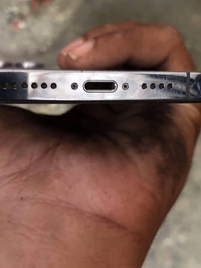 Apple iPhone 13 Pro Max 3
