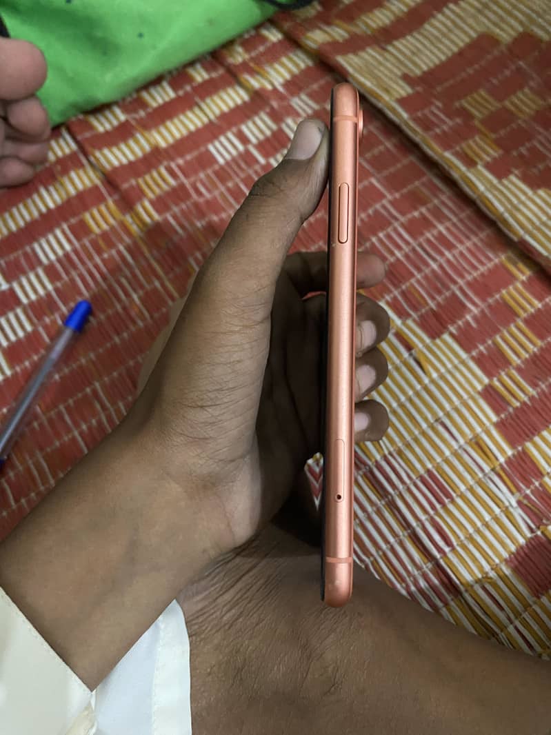 Apple iPhone XR 1