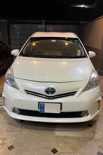 Toyota Prius Alpha Sports Version Full option 2012/2016 | 0313 4356695