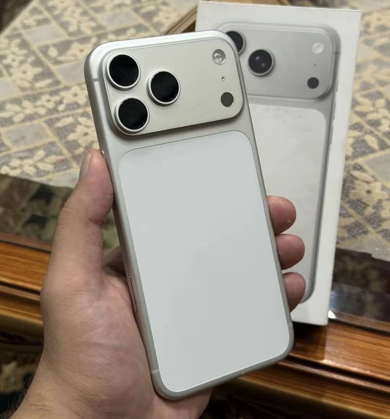 Apple iPhone 17 Pro Max 2