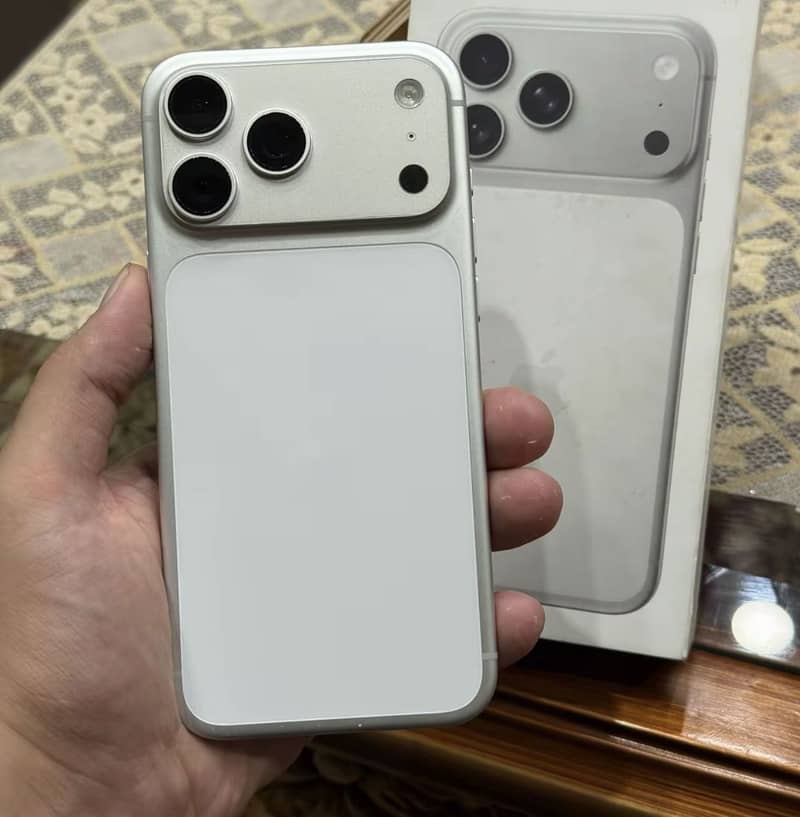 Apple iPhone 17 Pro Max 5