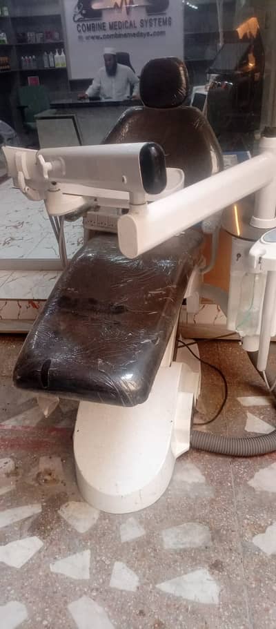 Dental Unit for Doctors . Price 4 lakh only
