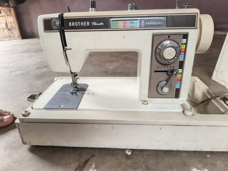 zig zag machine 10/9 condition all ok 0