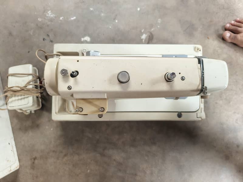 zig zag machine 10/9 condition all ok 2