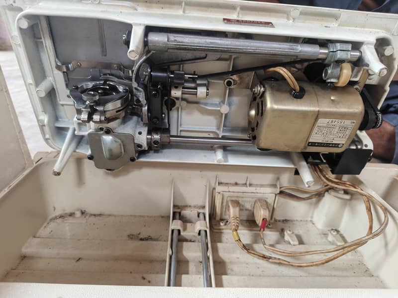 zig zag machine 10/9 condition all ok 7