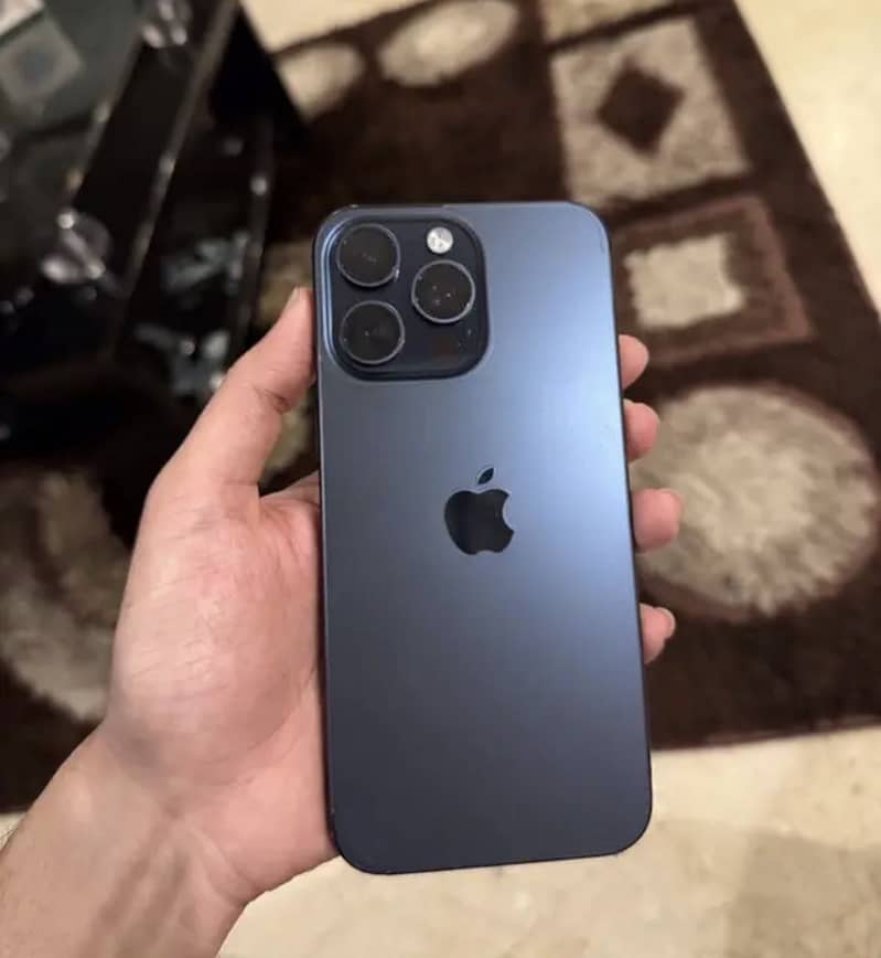 Apple iPhone 15 Pro Max 0