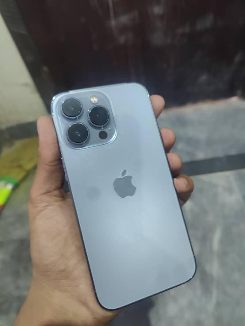 Apple iPhone 13 Pro 0