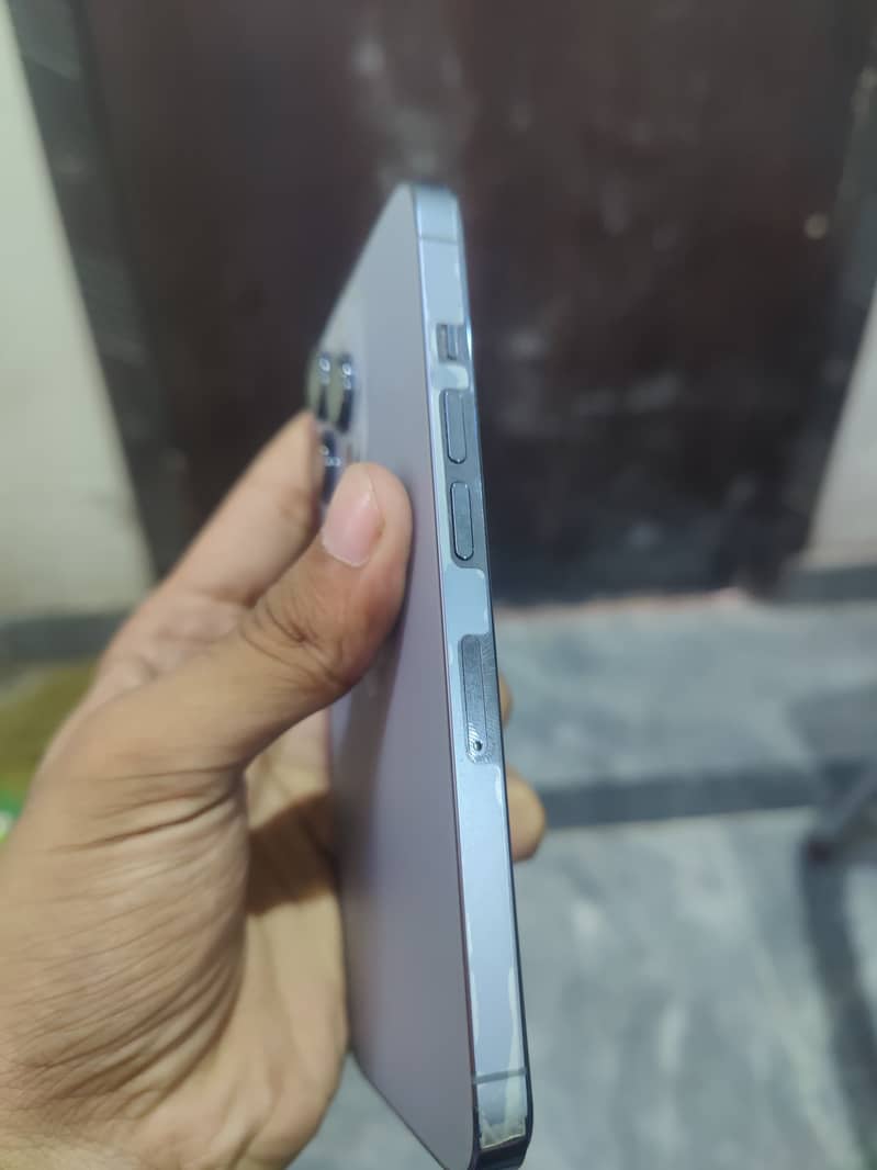 Apple iPhone 13 Pro 1