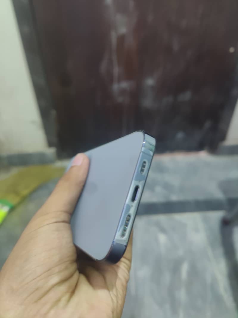 Apple iPhone 13 Pro 2