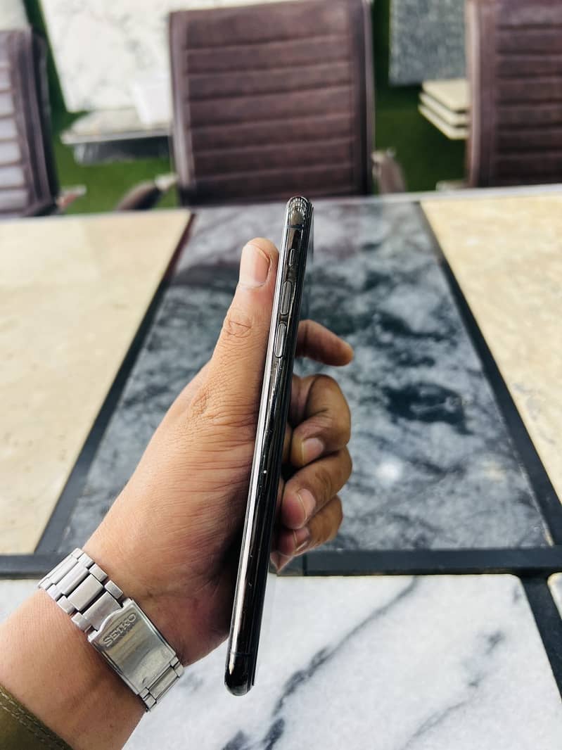 Apple iPhone 11 Pro Max 5