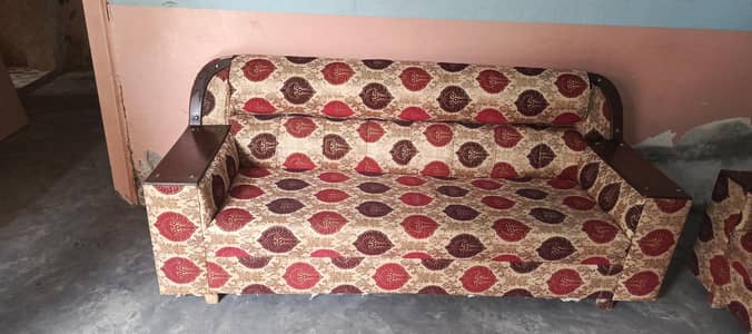 fresh looking Sofa set with pure wood