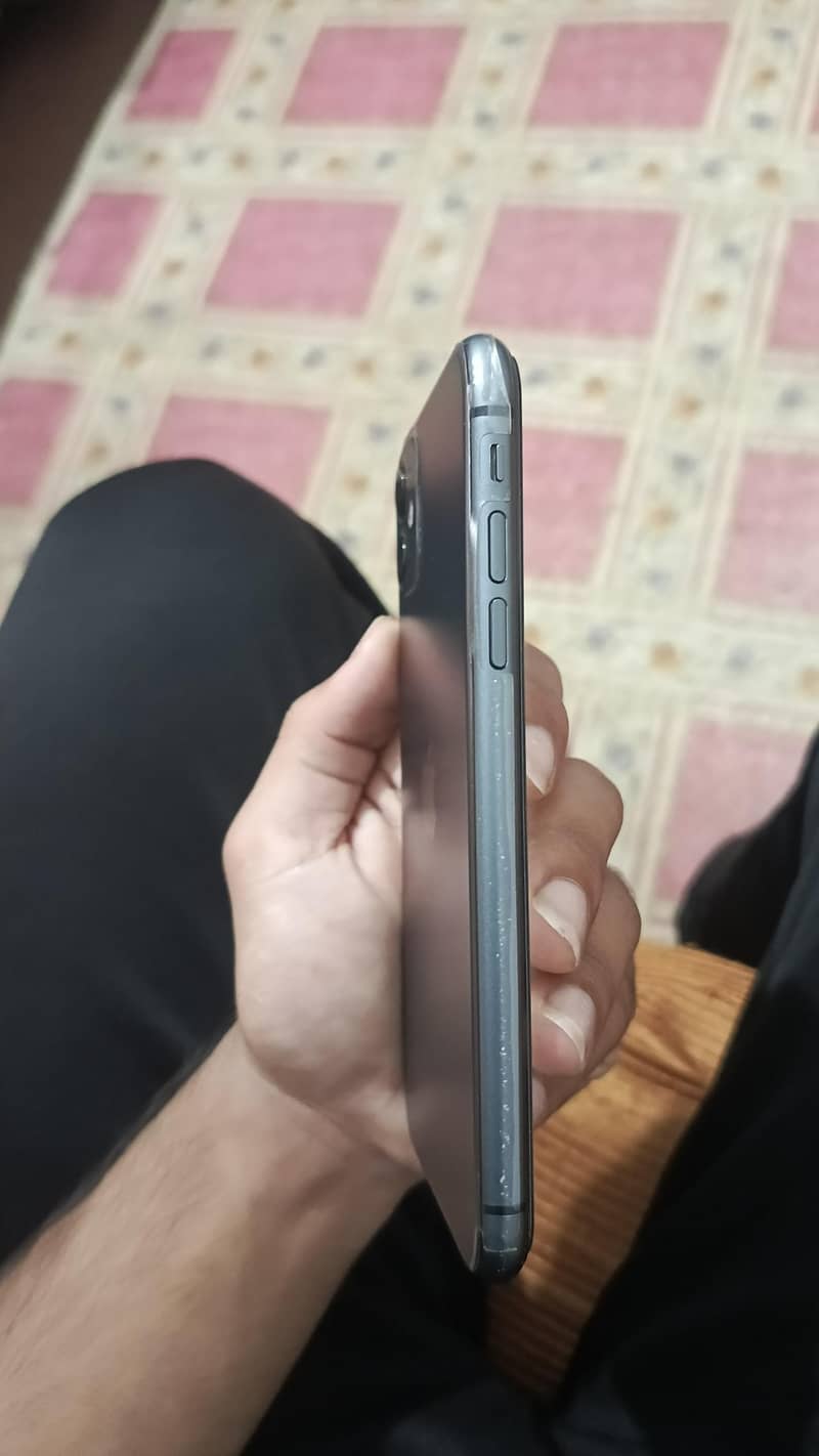 Apple iPhone 11 5