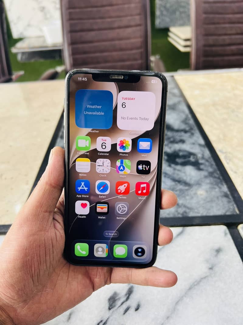 Apple iPhone 11 Pro Max 9