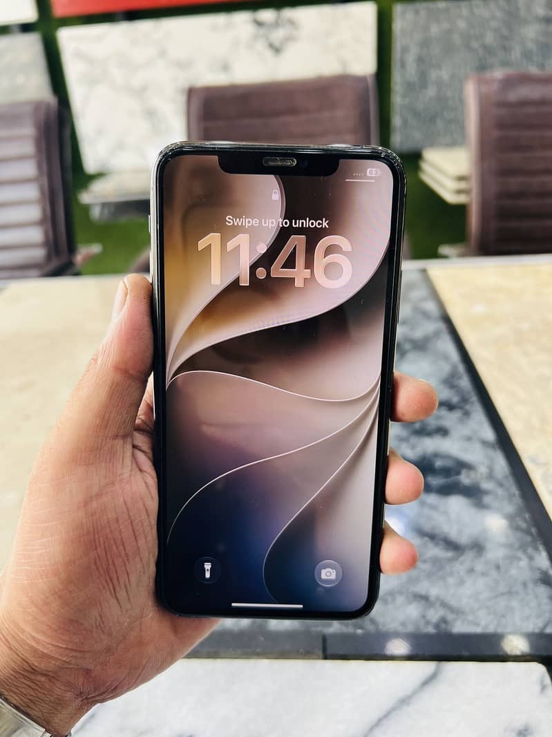 Apple iPhone 11 Pro Max 10