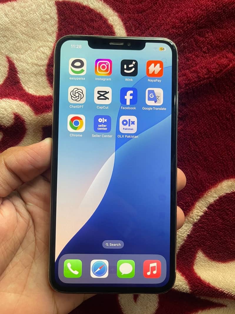 Apple iPhone XS Max 1