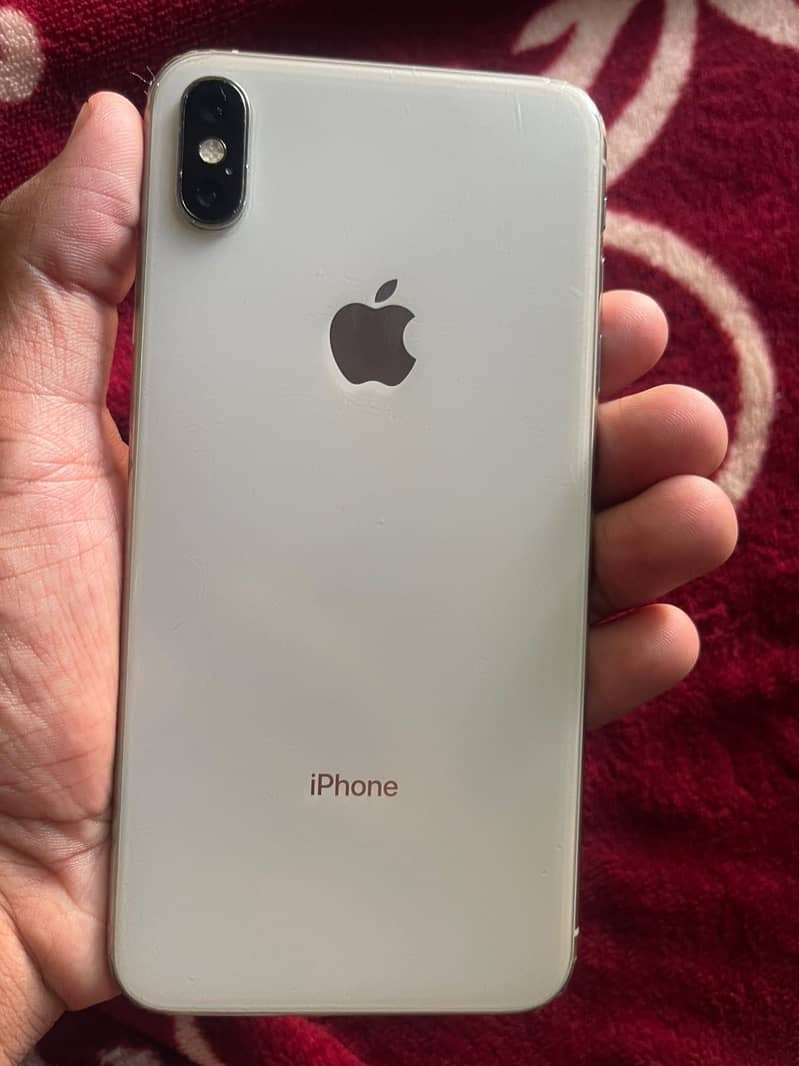 Apple iPhone XS Max 4