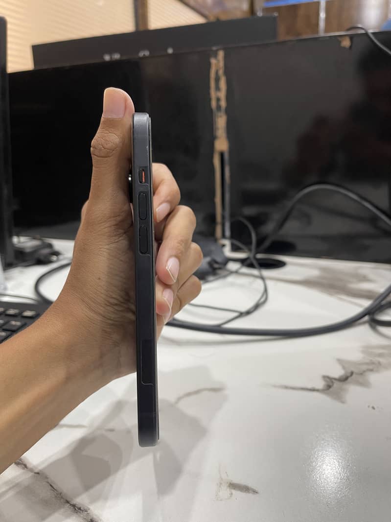 Apple iPhone 15 6