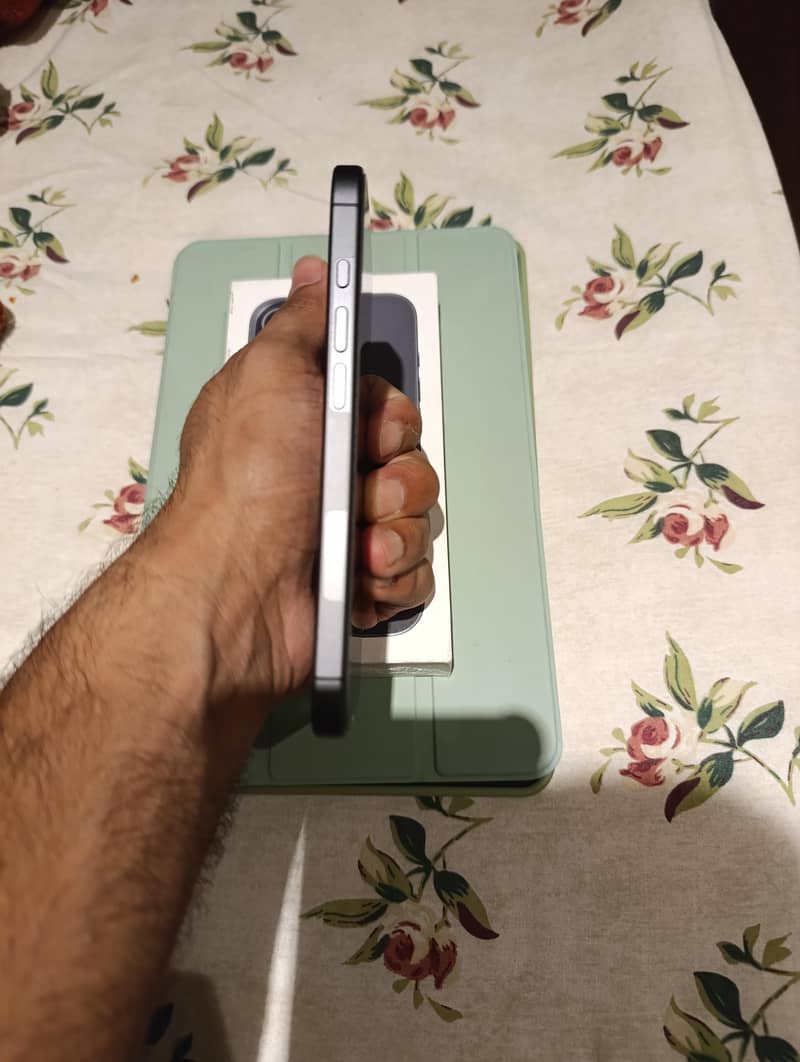 Apple iPhone 17 4