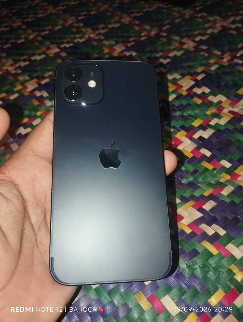 Apple iPhone 12 1