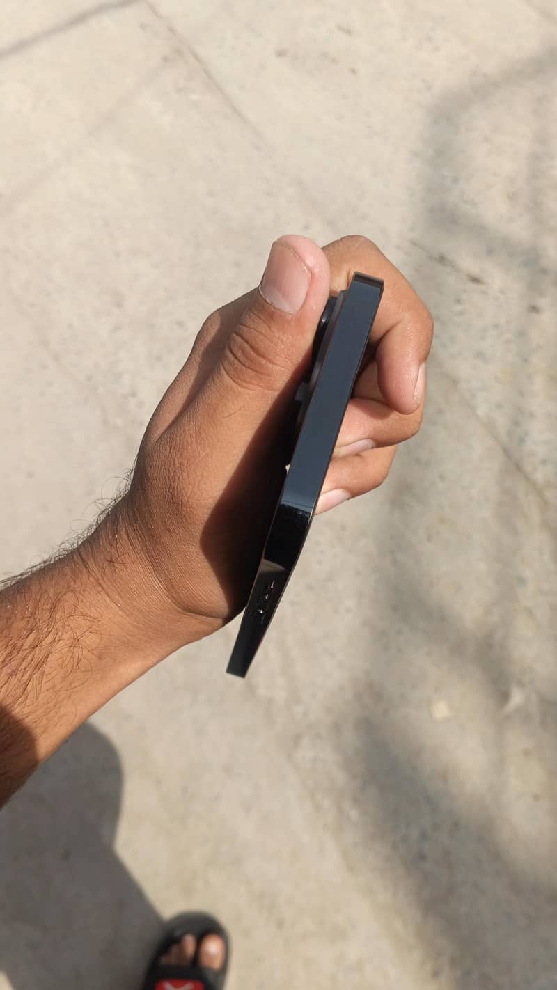 Apple iPhone 14 Pro Max 0