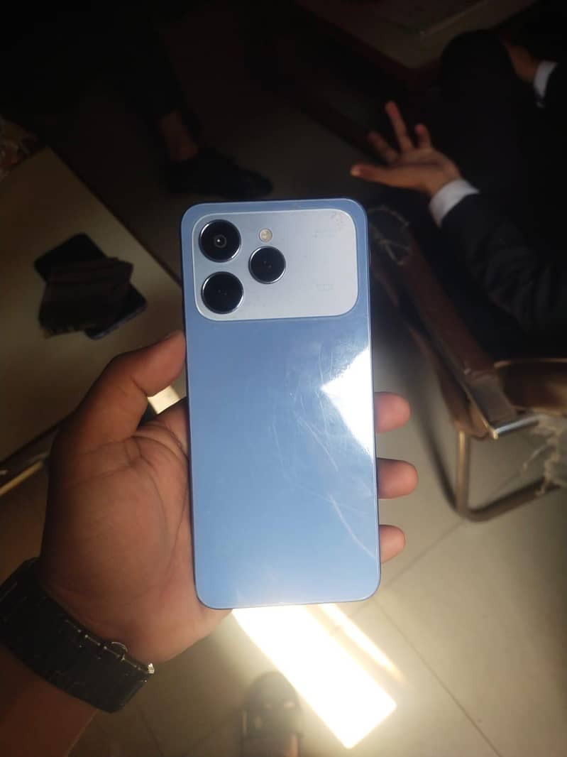 TECNO SPARK 40 0