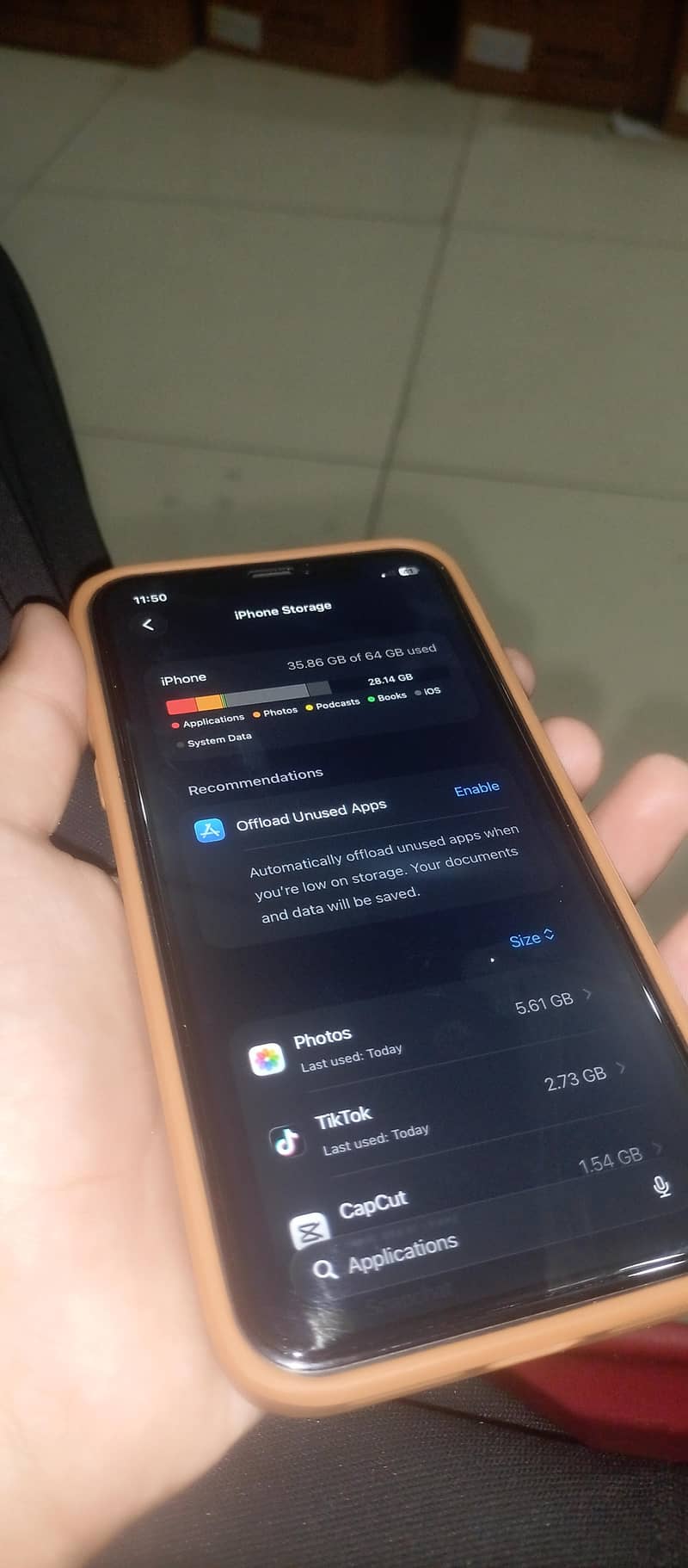 Apple iPhone 11 4