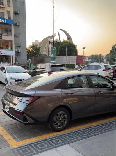 Hyundai Elantra 2025