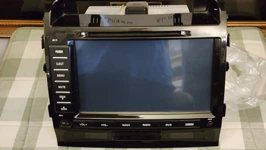 Land Cruiser V8 9-Inch Screen with DVD Player & Frame