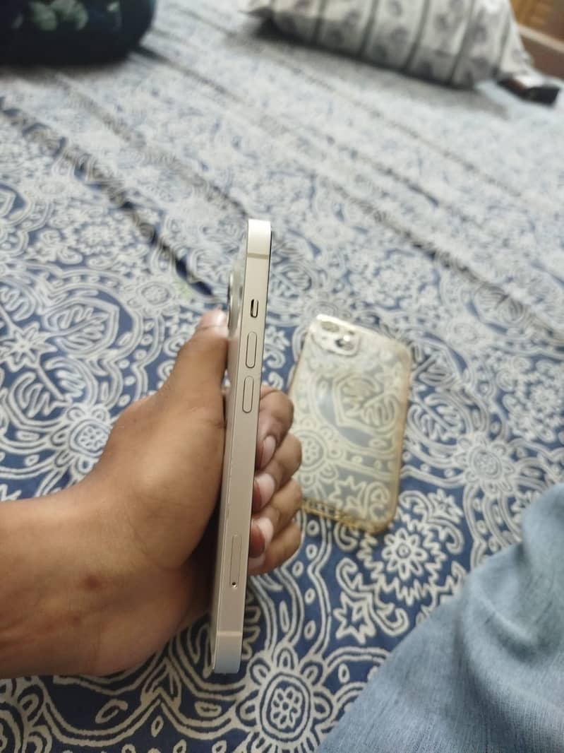 Apple iPhone 13 1